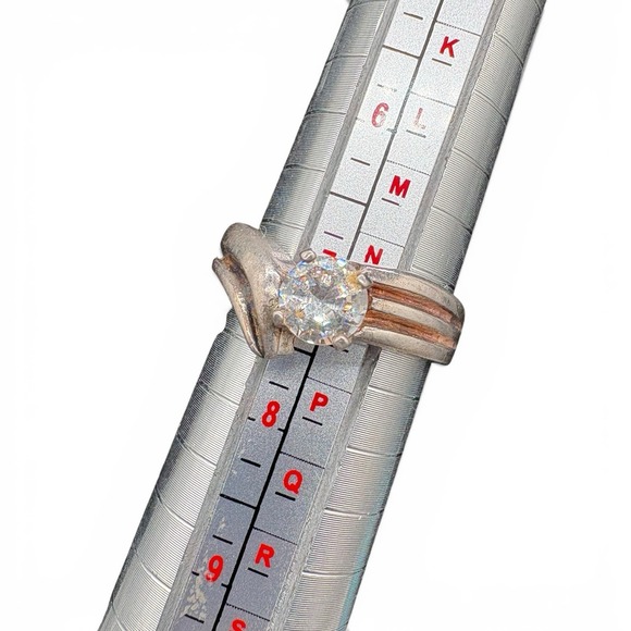 The Unbranded Brand Jewelry - Chevron Sterling Ring Size Seven - 925 Sterling Silver w/ Glowing Yellow Stone